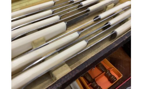 MENAGERE COUTEAUX INOX MANCHE BLANC