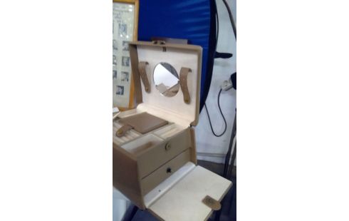 SCHMUCKSCHATULLE LOOK MODERN