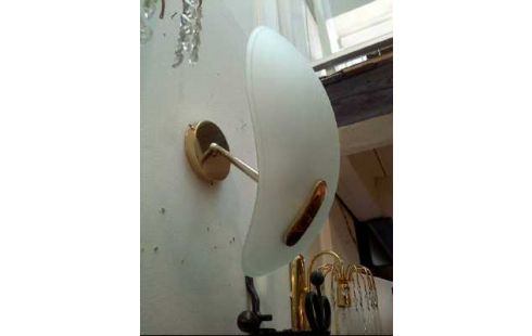 WANDLAMPE MILCHGLAS GOLDFARB. <SÖLKEN>