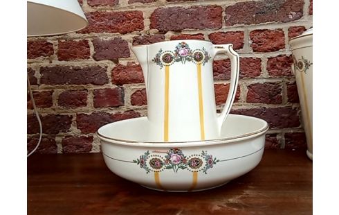 CRUCHE+auiguillere decor jaune Leon ancien