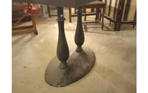 TABLE BISTROT PIED FONTE