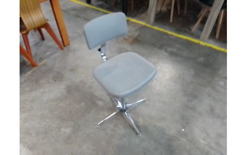 CHAISE D'ATELIER PIVOTANTE