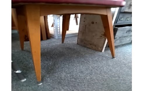 CHAISE PVC ROUGE ABÎMÉE VINTAGE