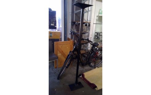 VLOERLAMP DESIGN ZWART