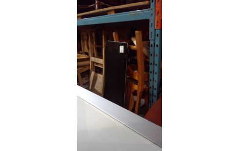 TABLE MODERNE DESIGN VERRE BLANC / METAL