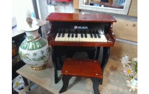PIANO + TABOURET PM