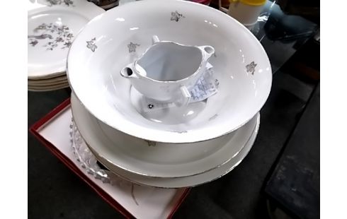 SERVICE SALADIER + 2 PLATS + SAUCIERE