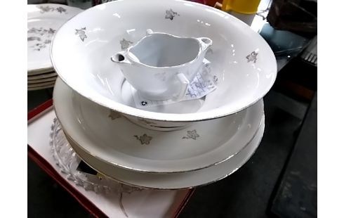 SERVICE SALADIER + 2 PLATS + SAUCIERE