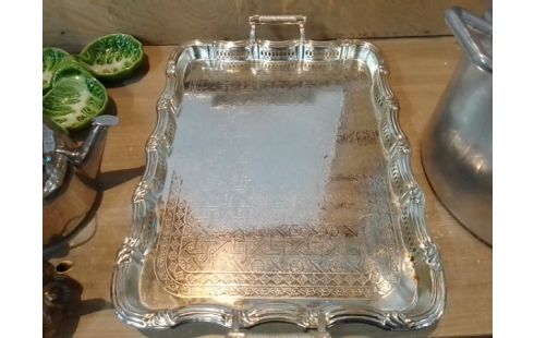 PLATEAU ORIENTAL CHROME