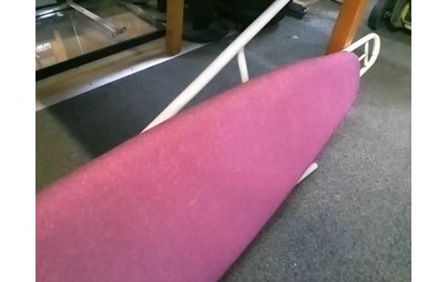 PLANCHE A REPASSER ROSE