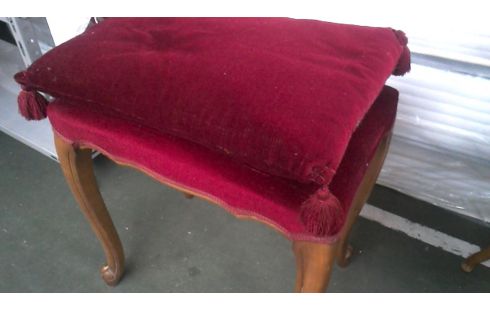 REPOSAPIÉS BRETÓN BURDEOS TERCIOPELO