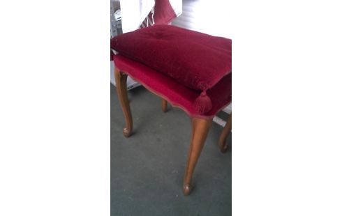 REPOSAPIÉS BRETÓN BURDEOS TERCIOPELO