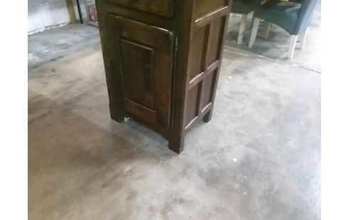 HOMME DEBOUT 2 PORTES 1 TIROIR