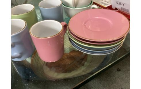 TASSE A CAFE + SOUCOUPES COLOREES