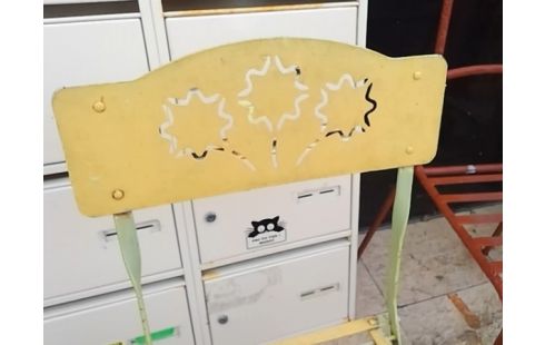 CHAISE PLIANTE FER JAUNE (MOTIF FLEURS)