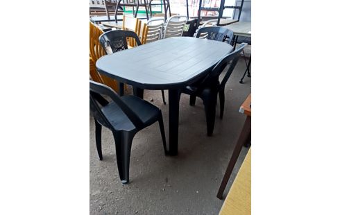 TABLE DE JARDIN AVEC 4 FAUTEUILS