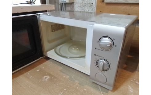 MICRO ONDES GRIS DAEWOO