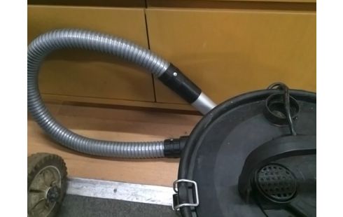 ASPIRATEUR CENDRES NOIR