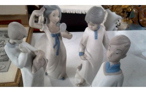 BEELDJE PORSELEIN REX