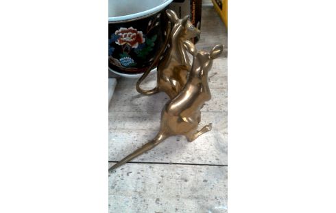 BEELD KANGEROE KOPER