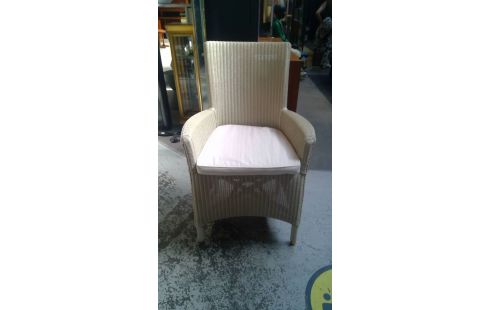 STOEL ROTAN KUS WIT/SETV4