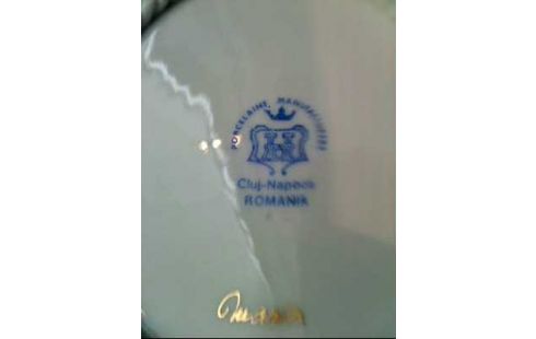 SCHALE <CLUJ-NAPOCA> DURCHBROCHEN FLORAL