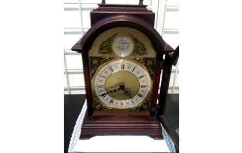 TISCHUHR HOLZ <KIENZLE CHRONOQUARTZ>