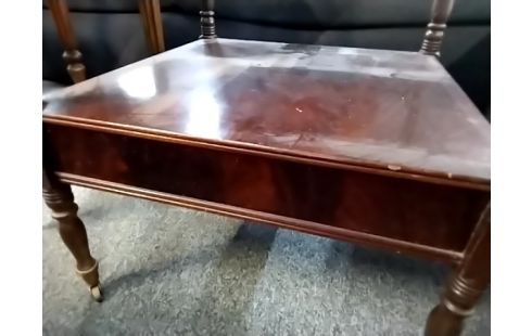 TABLE D'APPOINT STYLE ANGLAIS 2 NIVEAUX