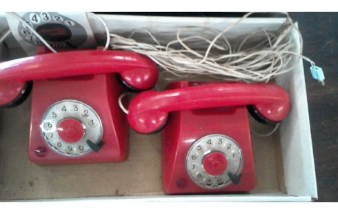 JOUET  2  TELEPHONES   MEHANO  EN  L' ETAT