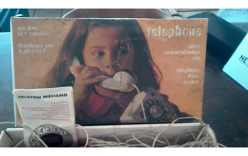 JOUET  2  TELEPHONES   MEHANO  EN  L' ETAT