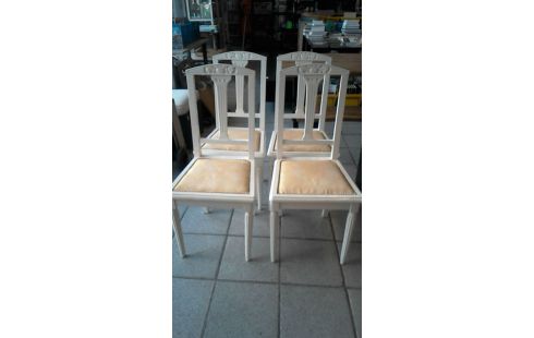 LOT DE 4 CHAISES