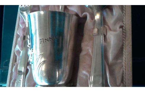 SERVICE DE NAISSANCE  MARQUE ANNIE