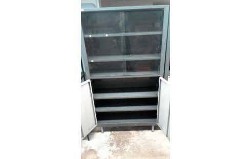 ARMOIRE INDUSTRIELLE EN L'ETAT SANS CLE