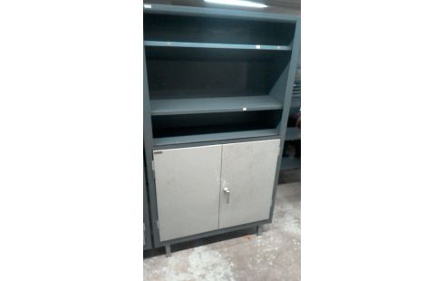 ARMOIRE INDUSTRIELLE EN L'ETAT SANS CLE