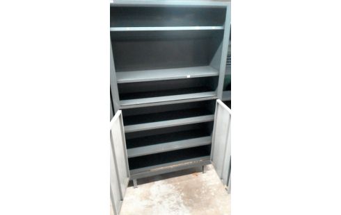 ARMOIRE INDUSTRIELLE EN L'ETAT SANS CLE
