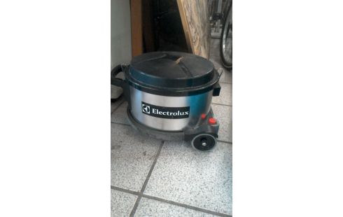 ASPIRATEUR EAU ET POUSSIERE ELECTROLUX