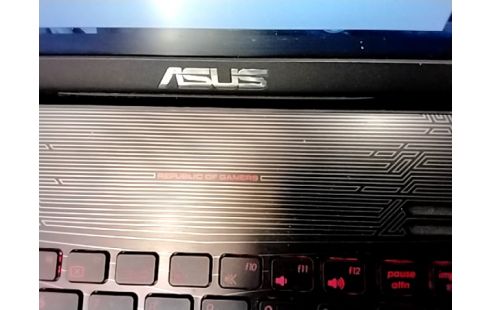 ORDINATEUR ASUS ROG BATTERIE A CHANGER  + ACC RSV