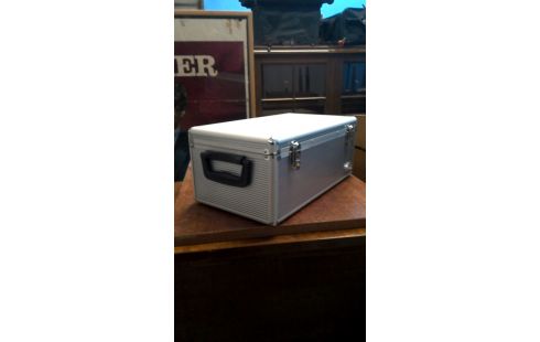 KISTJE PPST., CD, DVD,ENZ., METAAL