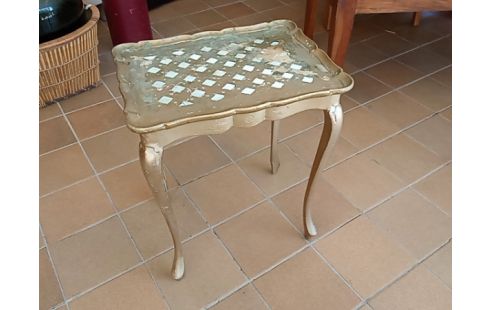 TABLE D APPOINT DOREE