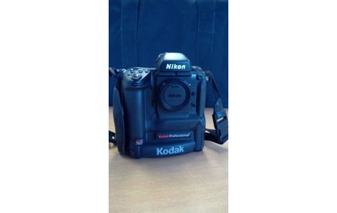 FOTOTOESTEL NIKON F50 MET KODAK DCS760