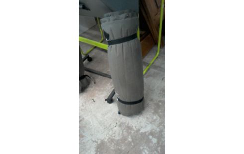 MATELAS GONFLABLE  QUECHUA