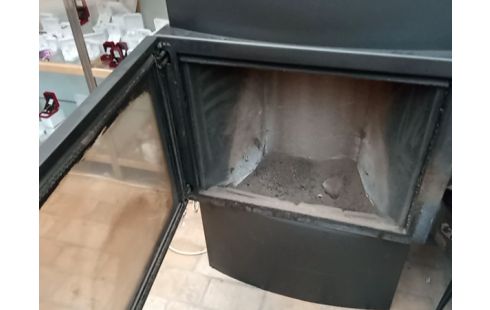 POELE A BOIS MODERNE AUSTRO FLAMM MAGNIFIQUE