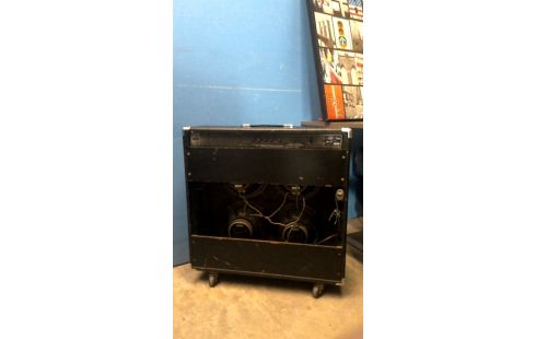 VERSTERKER YAMAHA G100 410