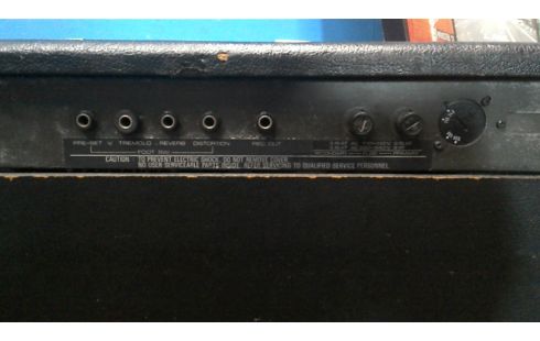 VERSTERKER YAMAHA G100 410