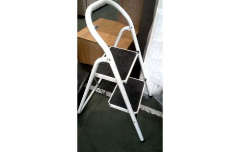 ESCABEAU BRABANTIA BLANCHE NOIR