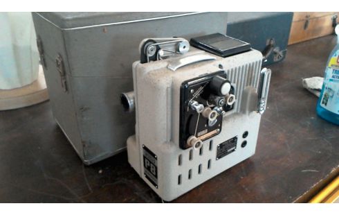 PROJECTEUR VIDEO EUMIG WIEN TYPE P8 PHONOMATIQUE EN L'ETAT