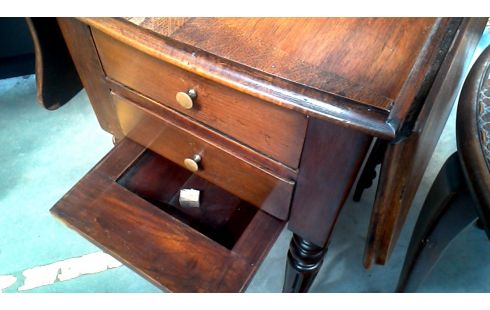 BEISTELLMÖBEL ENGLISCH 2 SCHUBLADEN