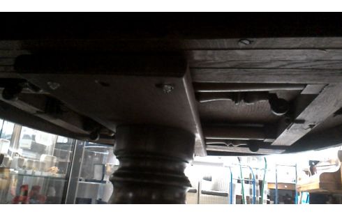 ESSTISCH OVAL EICHE MASSIV