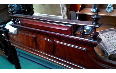 ESPEJO BISELADO VETA DE CAOBA