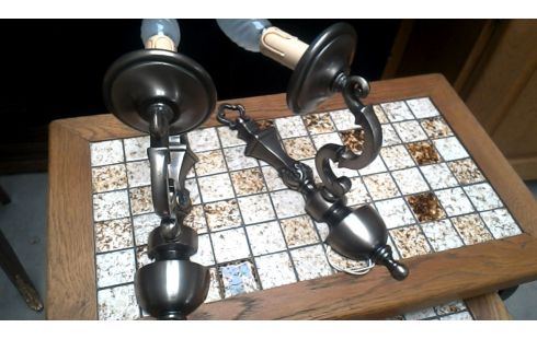 MUURLAMP LOT VAN 2 TIN